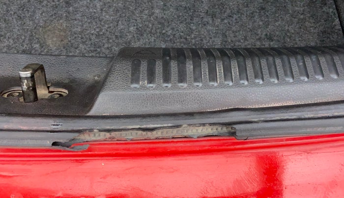 2011 Volkswagen Polo TRENDLINE 1.2L PETROL, Petrol, Manual, 82,833 km, Dicky (Boot door) - Weather strip has minor damage