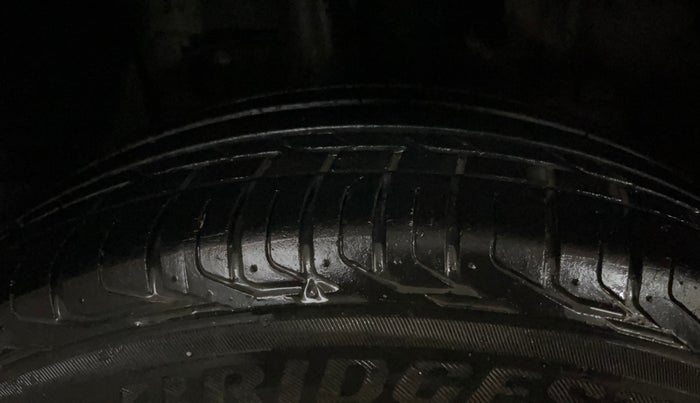 2022 Tata NEXON XM PETROL, Petrol, Manual, 27,608 km, Right Front Tyre Tread