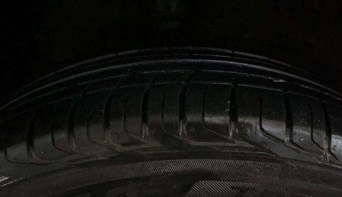 2022 Tata NEXON XM PETROL, Petrol, Manual, 27,608 km, Right Rear Tyre Tread