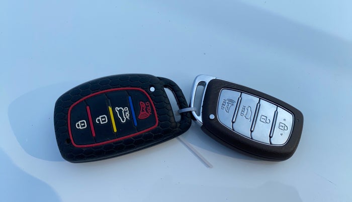 2019 Hyundai VENUE SX PLUS 1.0 TURBO DCT, Petrol, Automatic, 60,567 km, Key Close Up