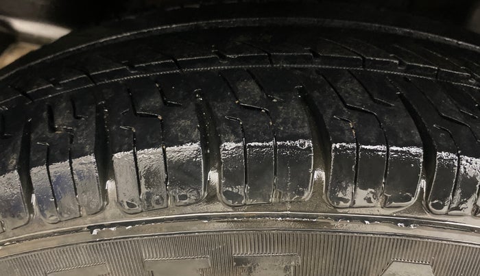2018 Maruti Swift VDI AMT, Diesel, Automatic, 79,052 km, Right Rear Tyre Tread