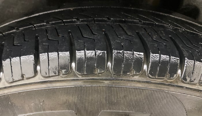 2018 Maruti Swift VDI AMT, Diesel, Automatic, 79,052 km, Left Rear Tyre Tread