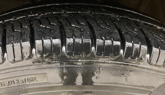 2018 Maruti Swift VDI AMT, Diesel, Automatic, 79,052 km, Left Front Tyre Tread