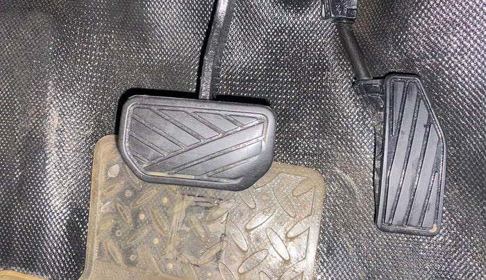 2018 Maruti Swift VDI AMT, Diesel, Automatic, 79,052 km, Pedals