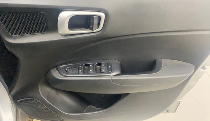 2021 Hyundai VENUE S 1.0 TURBO IMT, Petrol, Manual, 35,525 km, Driver Side Door Panels Control