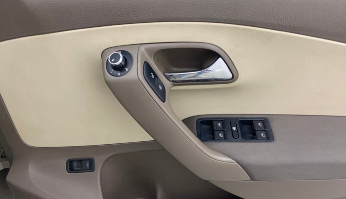 2012 Skoda Rapid ELEGANCE 1.6 TDI CR MT, Diesel, Manual, 99,273 km, Driver Side Door Panels Control