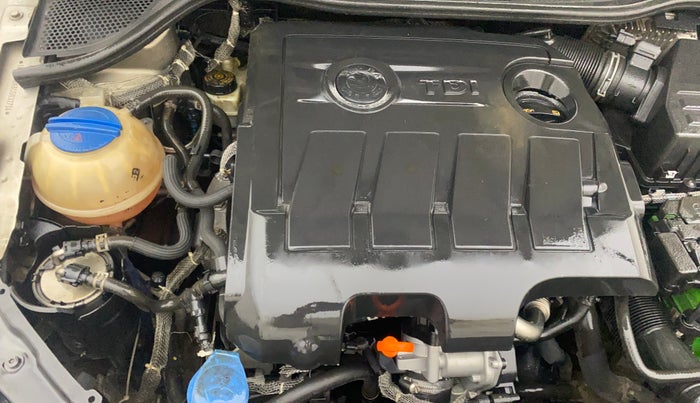 2012 Skoda Rapid ELEGANCE 1.6 TDI CR MT, Diesel, Manual, 99,273 km, Engine View - Right