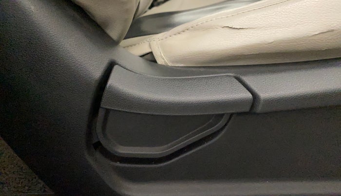 2021 Hyundai VENUE S 1.0 TURBO IMT, Petrol, Manual, 72,545 km, Driver Side Adjustment Panel