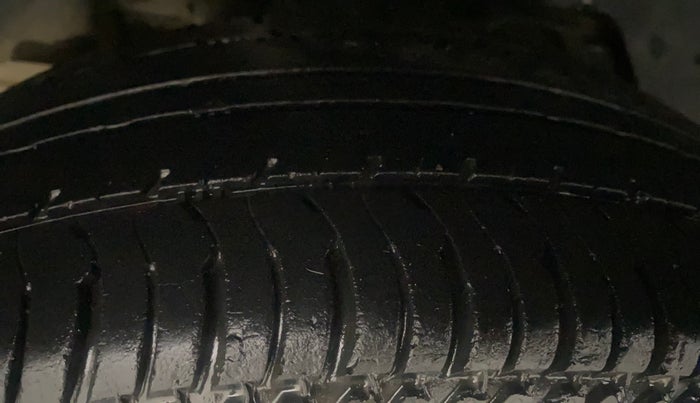 2016 Ford Figo Aspire TITANIUM 1.2 PETROL, Petrol, Manual, 36,486 km, Right Rear Tyre Tread