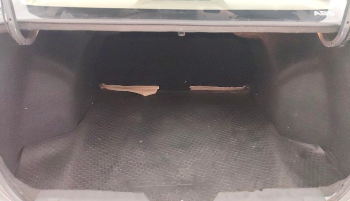 2015 Maruti Ciaz ZXI, Petrol, Manual, 1,09,702 km, Boot Inside