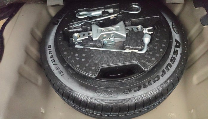 2015 Maruti Ciaz ZXI, Petrol, Manual, 1,09,702 km, Spare Tyre