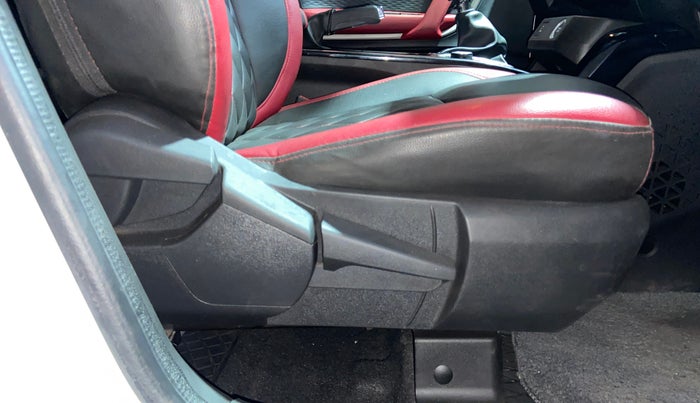 2022 Renault Kiger RXZ MT, Petrol, Manual, 28,173 km, Driver Side Adjustment Panel