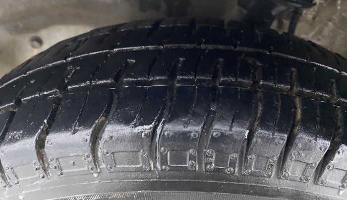 2017 Maruti Alto 800 LXI, Petrol, Manual, 36,597 km, Left Front Tyre Tread