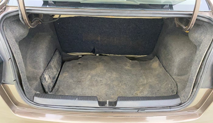 2016 Volkswagen Ameo COMFORTLINE 1.2L, Petrol, Manual, 1,13,850 km, Boot Inside