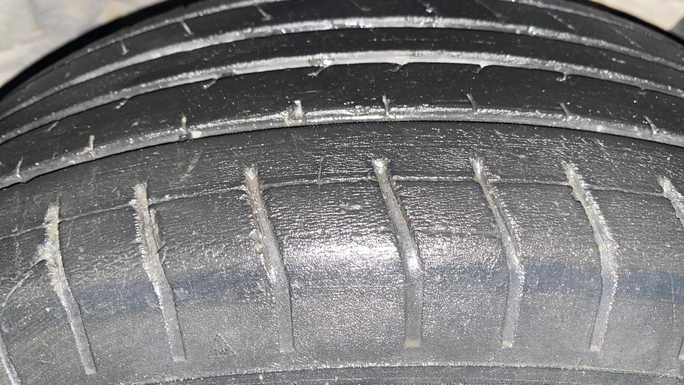 2016 Hyundai Creta SX PLUS 1.6 PETROL, Petrol, Manual, 95,571 km, Right Front Tyre Tread