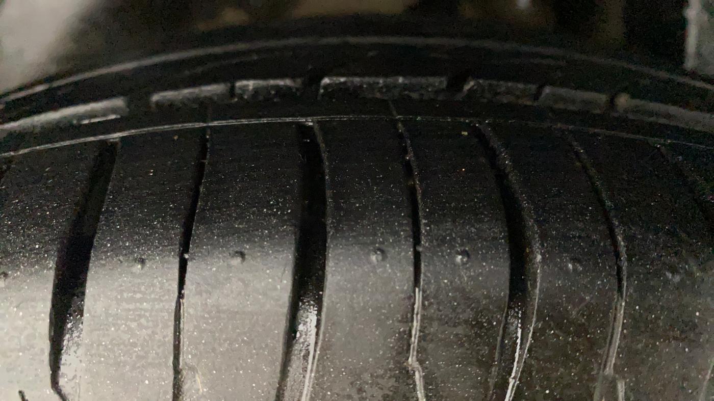 2015 Maruti Ciaz ZXI AT, Petrol, Automatic, 65,815 km, Left Rear Tyre Tread