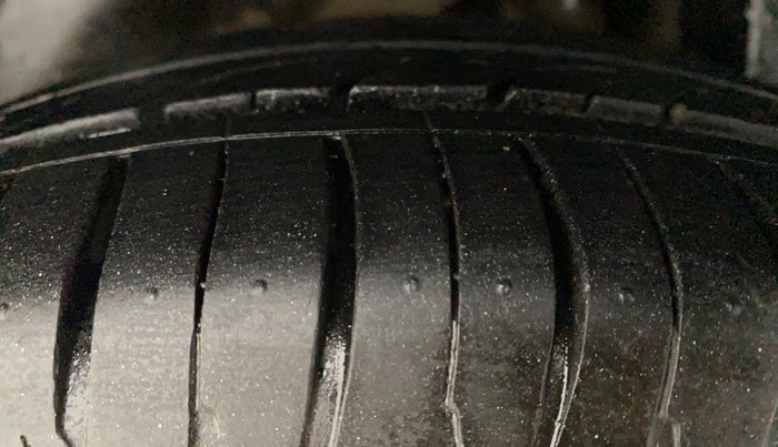 2015 Maruti Ciaz ZXI AT, Petrol, Automatic, 65,815 km, Left Rear Tyre Tread