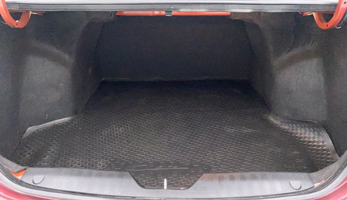 2015 Maruti Ciaz ZXI AT, Petrol, Automatic, 65,815 km, Boot Inside