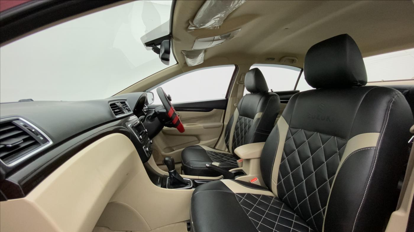2015 Maruti Ciaz ZXI AT, Petrol, Automatic, 65,815 km, Right Side Front Door Cabin