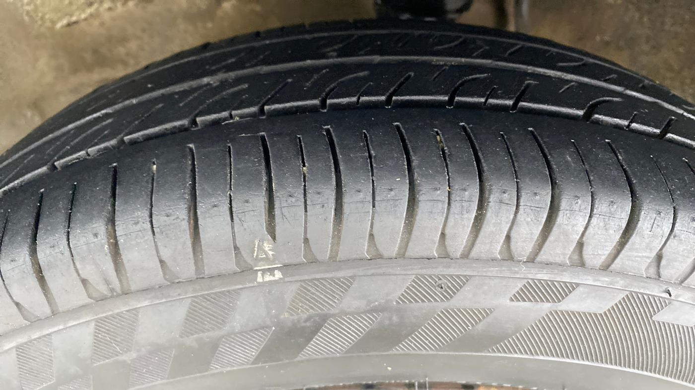 2019 Maruti Alto 800 LXI, Petrol, Manual, 61,527 km, Left Front Tyre Tread