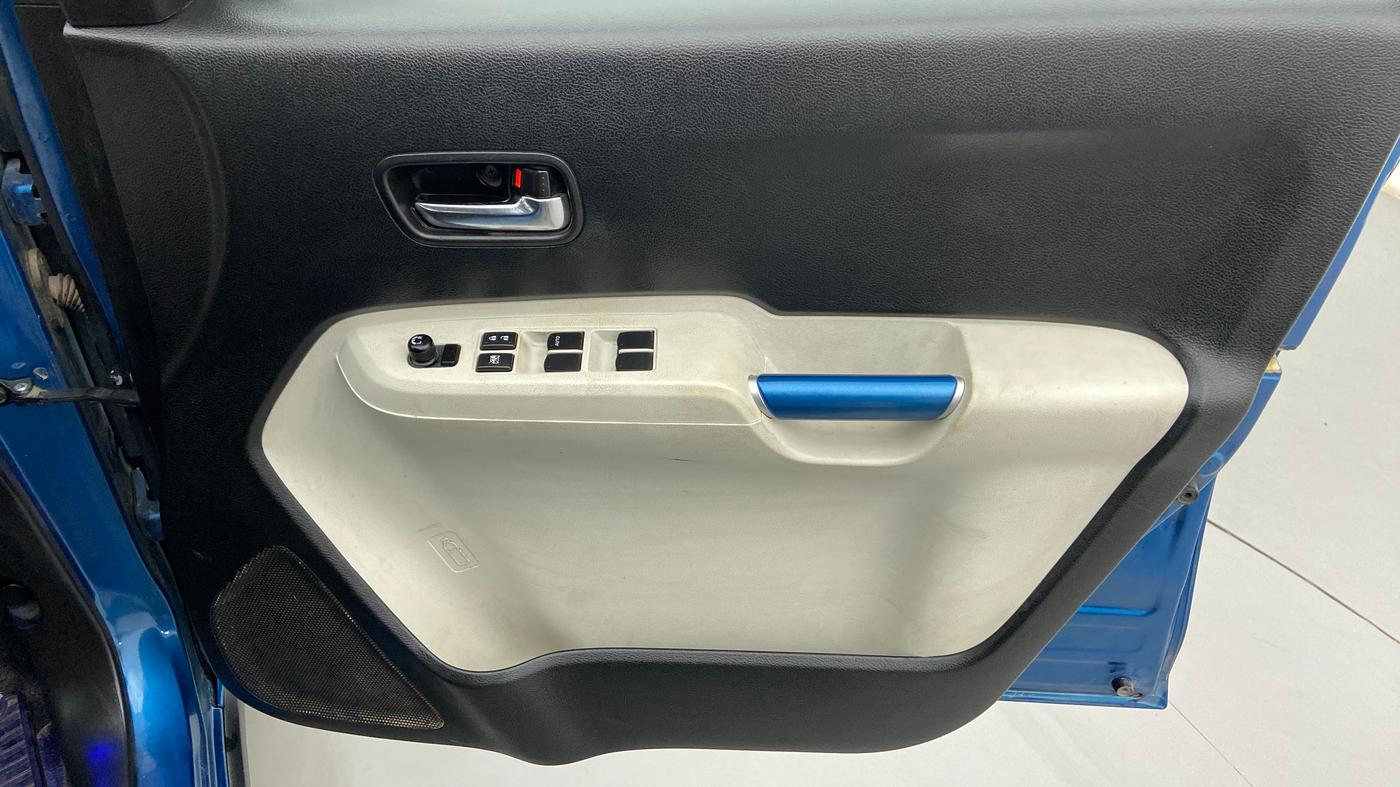 2017 Maruti IGNIS ZETA 1.2 K12, Petrol, Manual, 36,130 km, Driver Side Door Panels Control