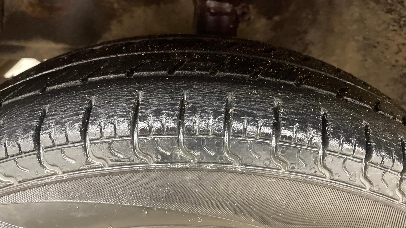 2017 Hyundai Eon D-LITE+, Petrol, Manual, 73,960 km, Left Front Tyre Tread