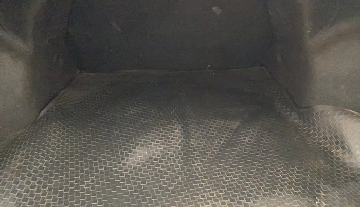 2017 Maruti Ciaz ALPHA  AT 1.4  PETROL, Petrol, Automatic, 1,04,416 km, Boot Inside