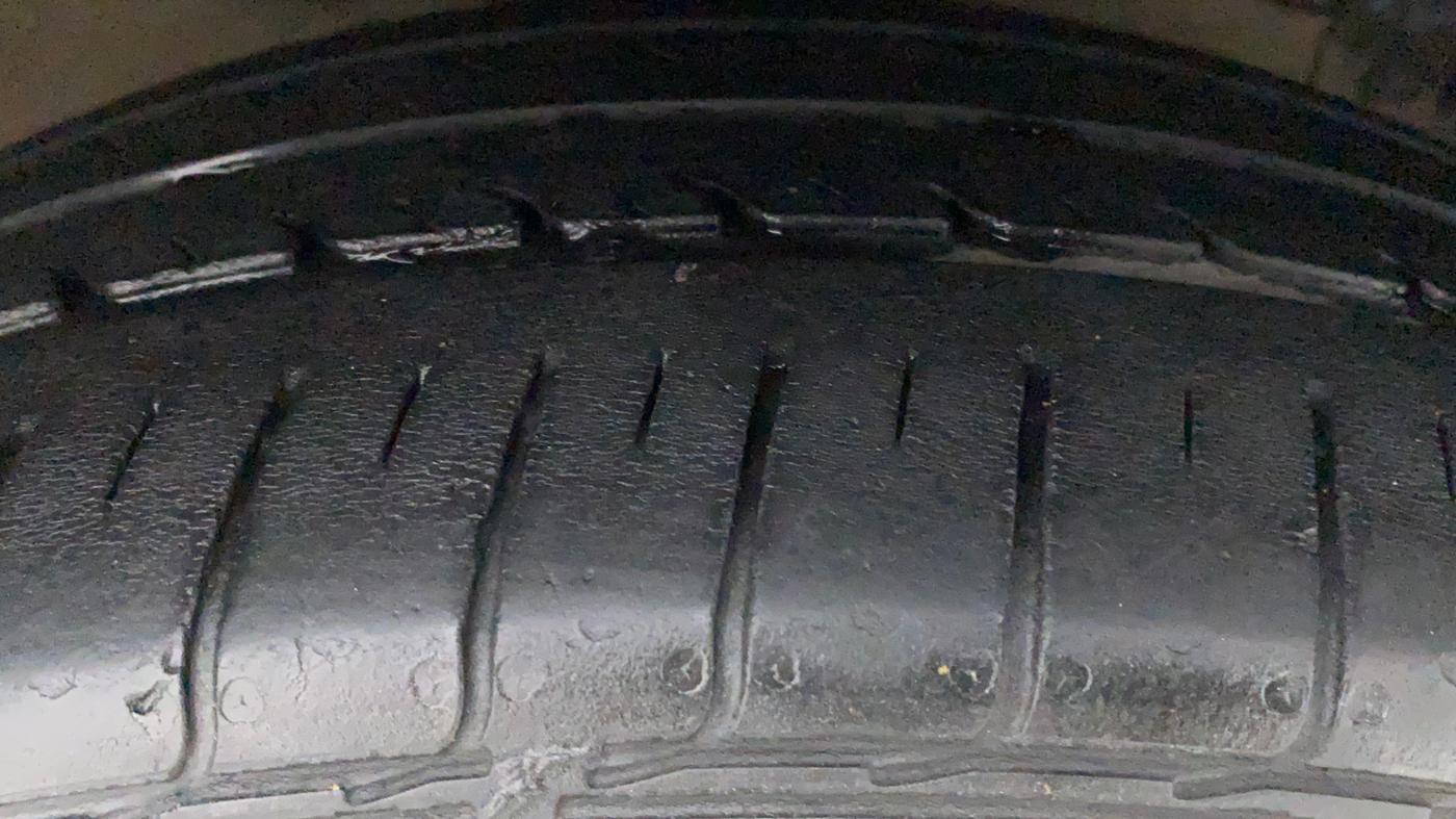 2021 Maruti Ciaz ZETA 1.5 SHVS MT PETROL, Petrol, Manual, 32,694 km, Right Front Tyre Tread