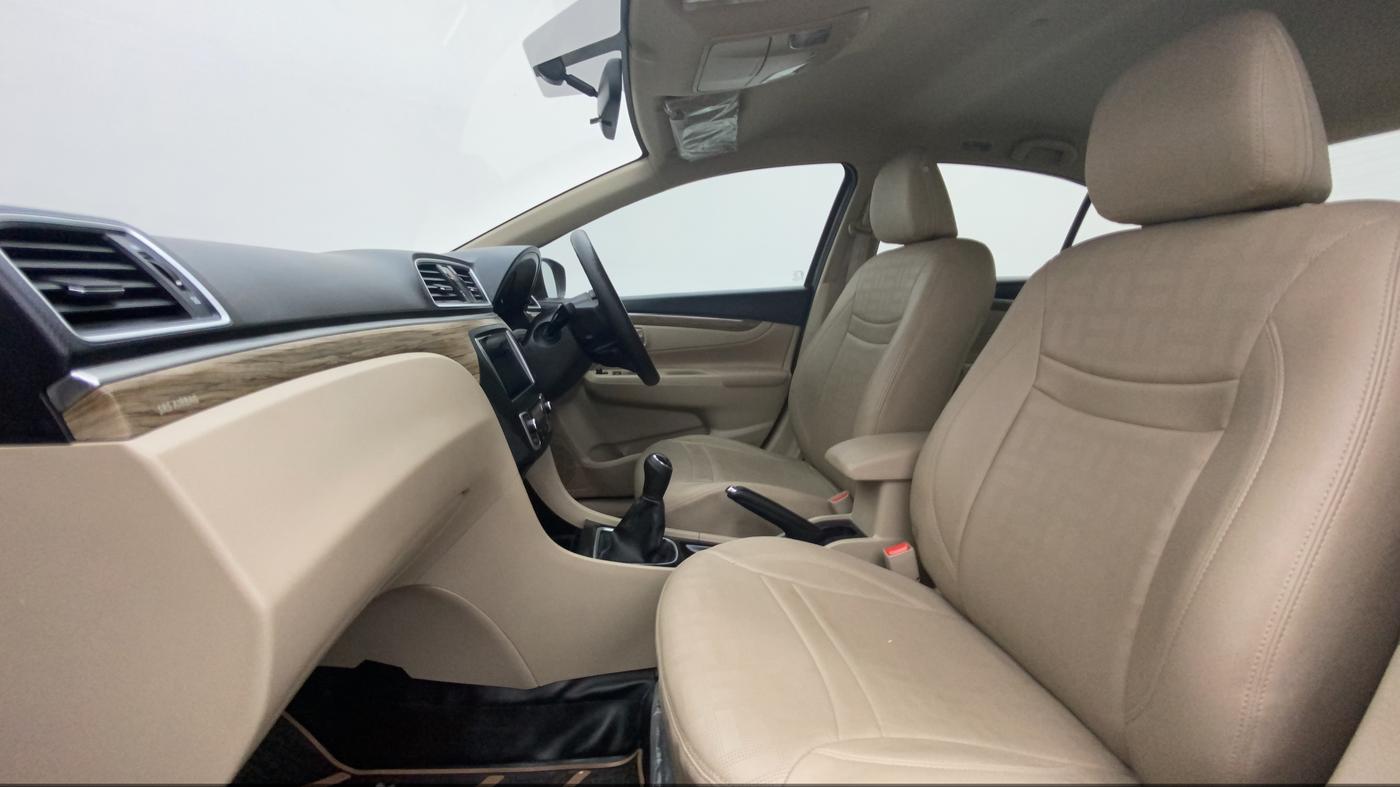 2021 Maruti Ciaz ZETA 1.5 SHVS MT PETROL, Petrol, Manual, 32,694 km, Right Side Front Door Cabin