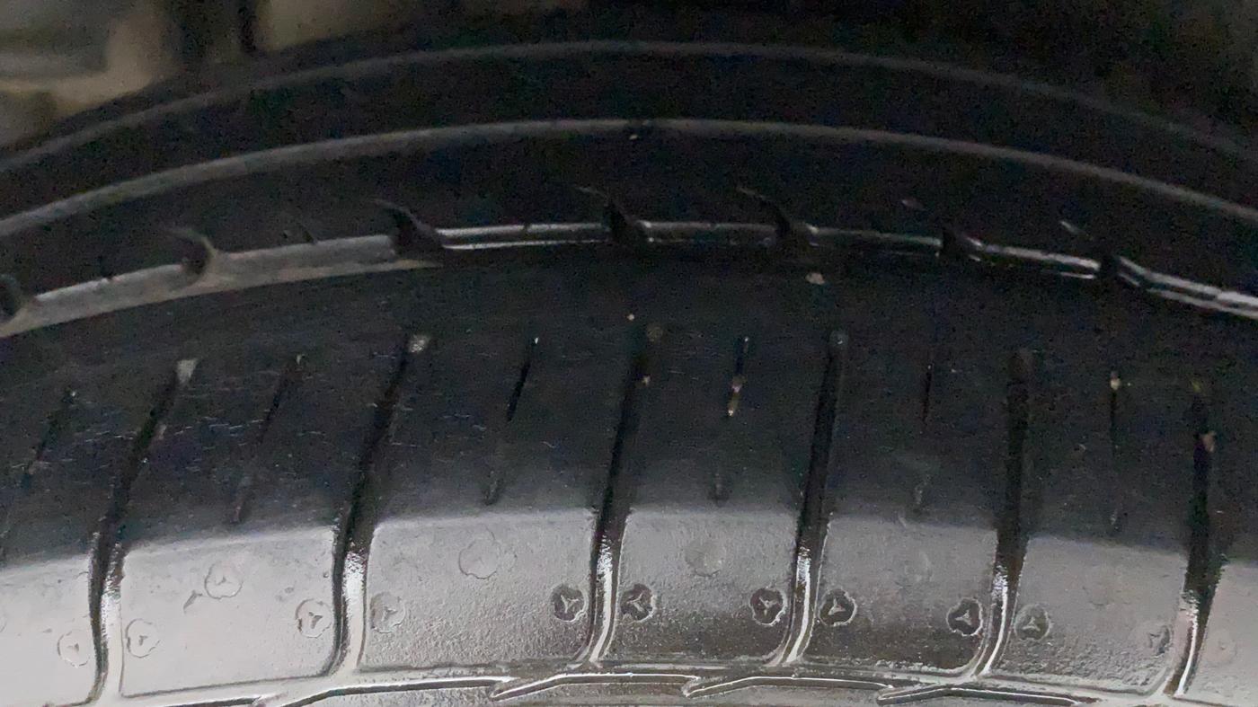 2021 Maruti Ciaz ZETA 1.5 SHVS MT PETROL, Petrol, Manual, 32,694 km, Right Rear Tyre Tread