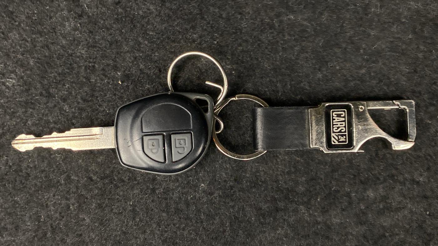 2012 Maruti Swift Dzire ZXI 1.2 BS IV, Petrol, Manual, 32,603 km, Key Close Up