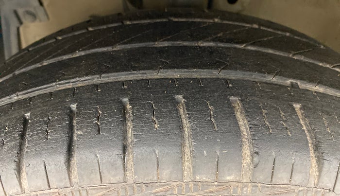 2012 Maruti Swift Dzire ZXI 1.2 BS IV, Petrol, Manual, 32,603 km, Left Front Tyre Tread