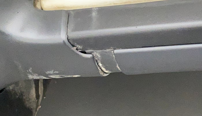 2015 Renault Duster RXL PETROL, Petrol, Manual, 32,485 km, Left running board - Cladding has minor damage