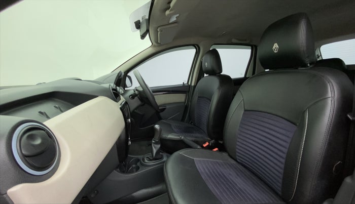 2015 Renault Duster RXL PETROL, Petrol, Manual, 32,485 km, Right Side Front Door Cabin