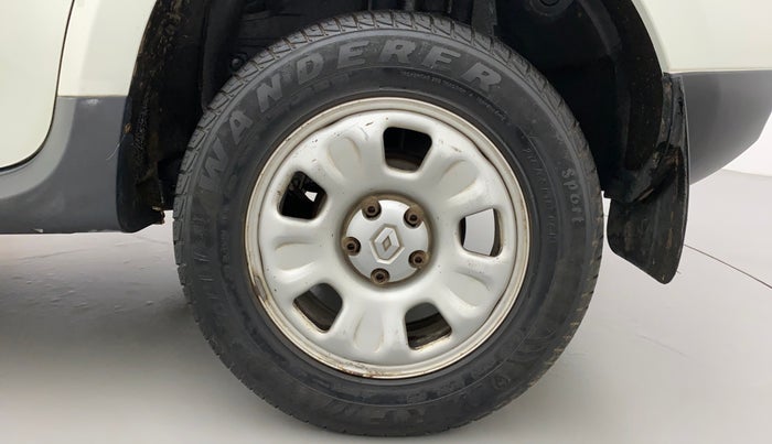2015 Renault Duster RXL PETROL, Petrol, Manual, 32,485 km, Left Rear Wheel