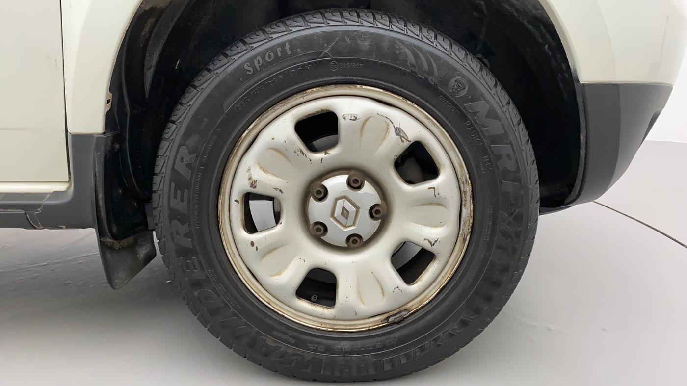 2015 Renault Duster RXL PETROL, Petrol, Manual, 32,485 km, Right Front Wheel