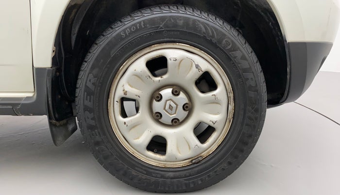 2015 Renault Duster RXL PETROL, Petrol, Manual, 32,485 km, Right Front Wheel