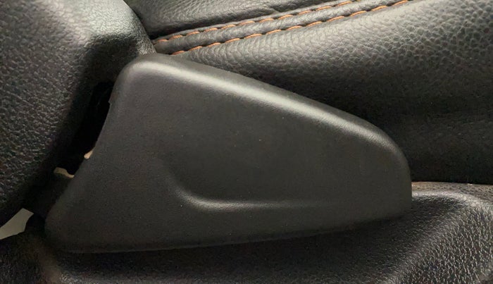 2019 Renault Kwid RXL, Petrol, Manual, 35,732 km, Driver Side Adjustment Panel