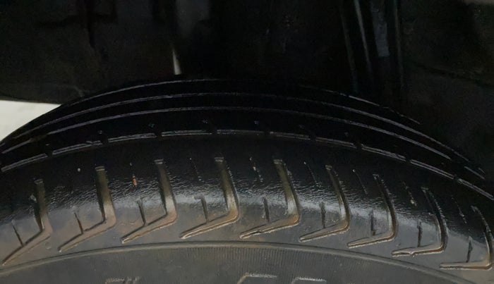 2019 Renault Kwid RXL, Petrol, Manual, 35,732 km, Right Rear Tyre Tread