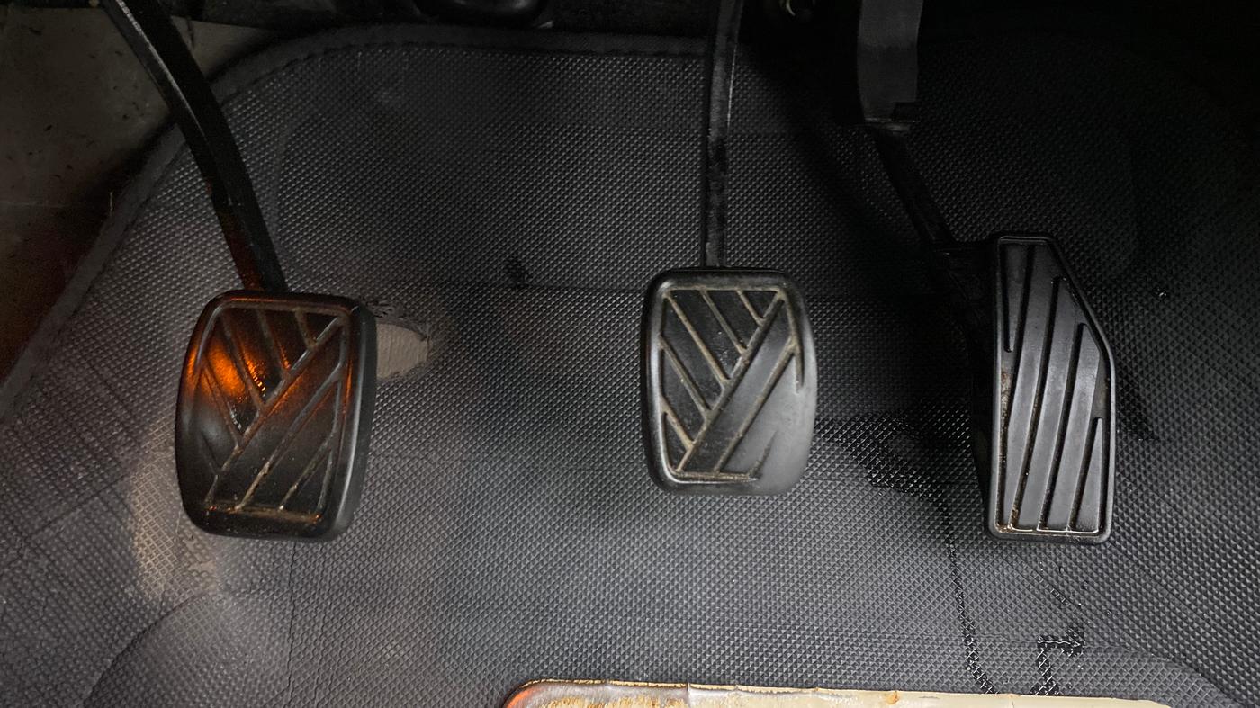 2017 Maruti Baleno ALPHA PETROL 1.2, Petrol, Manual, 65,664 km, Pedals