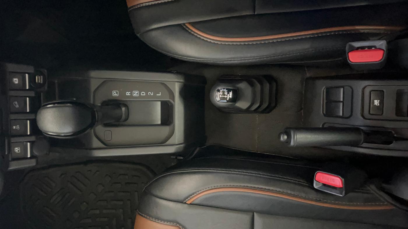 2023 Maruti JIMNY ZETA ALL GRIP PRO AT, Petrol, Automatic, 31,505 km, Gear Lever