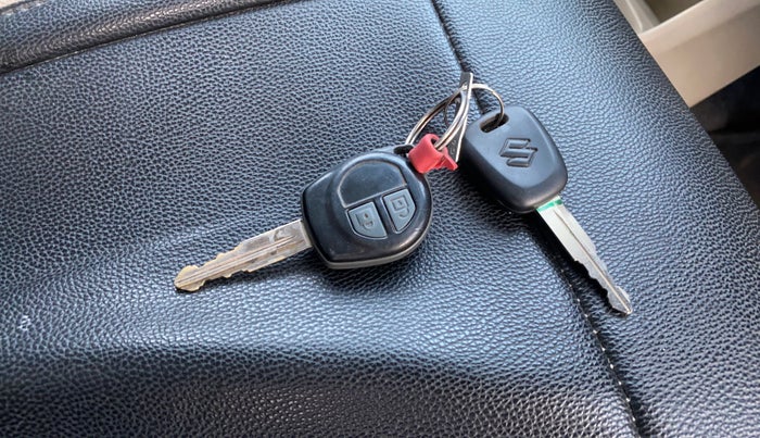 2020 Maruti Alto VXI, CNG, Manual, 65,761 km, Key Close Up