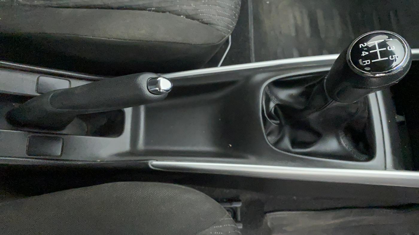2016 Maruti Baleno DELTA PETROL 1.2, Petrol, Manual, 50,614 km, Gear Lever
