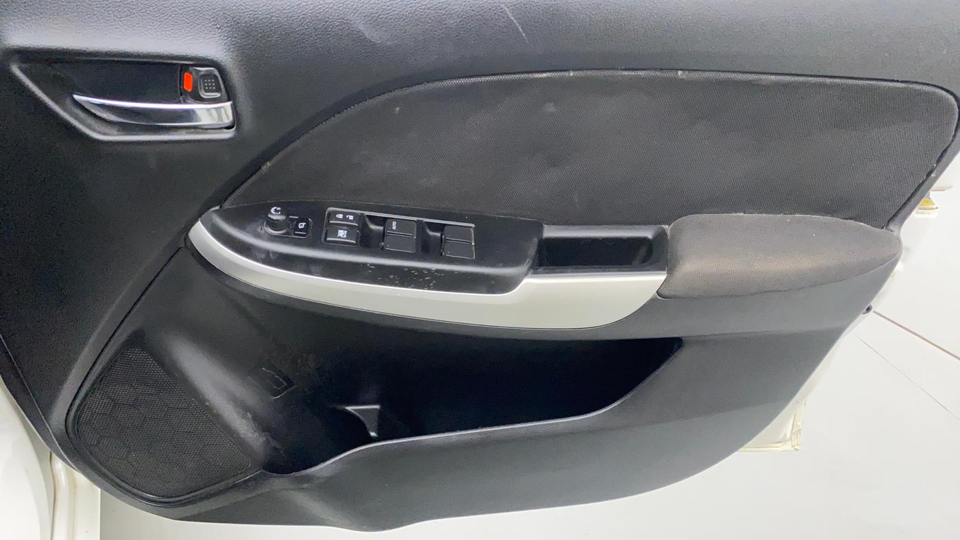 2016 Maruti Baleno DELTA PETROL 1.2, Petrol, Manual, 50,614 km, Driver Side Door Panels Control