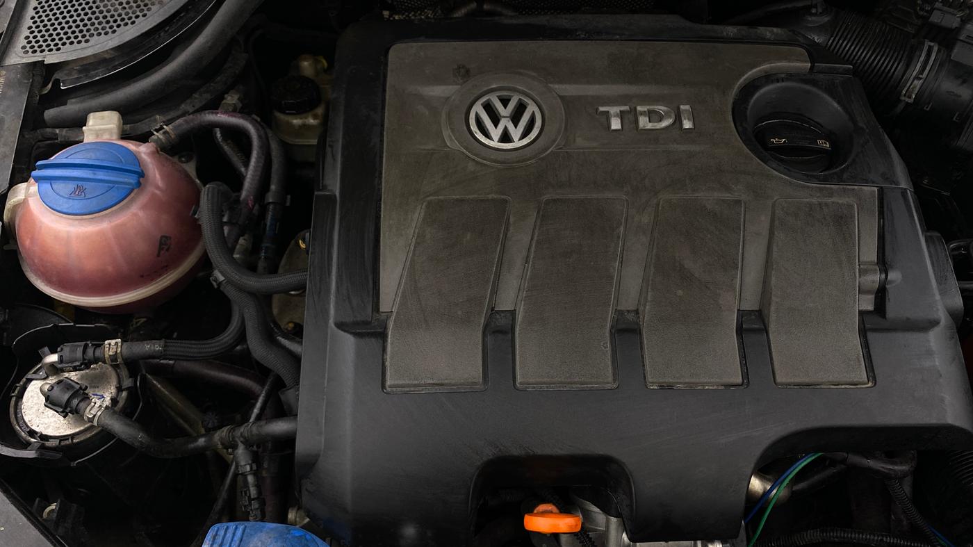 2012 Volkswagen Vento HIGHLINE DIESEL 1.6, Diesel, Manual, 1,45,665 km, Engine View - Right