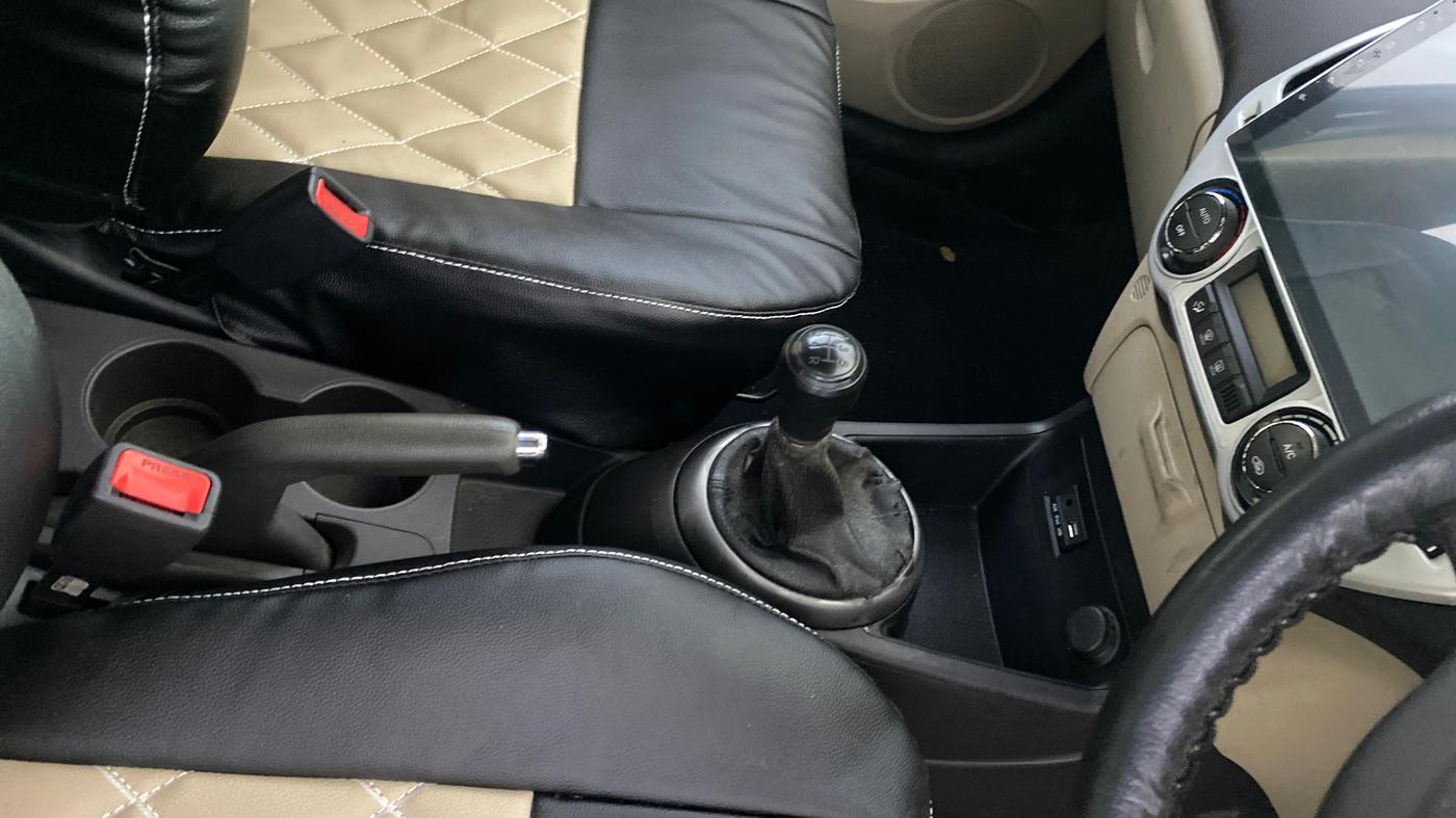 2013 Hyundai i20 MAGNA 1.2, Petrol, Manual, 76,049 km, Gear Lever
