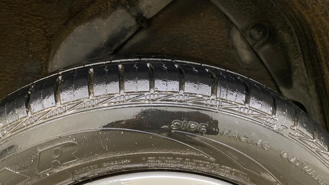 2013 Hyundai i20 MAGNA 1.2, Petrol, Manual, 76,049 km, Left Rear Tyre Tread