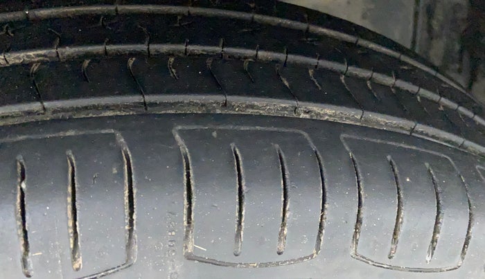 2021 Maruti New Wagon-R LXI CNG (O) 1.0, CNG, Manual, 53,136 km, Right Front Tyre Tread