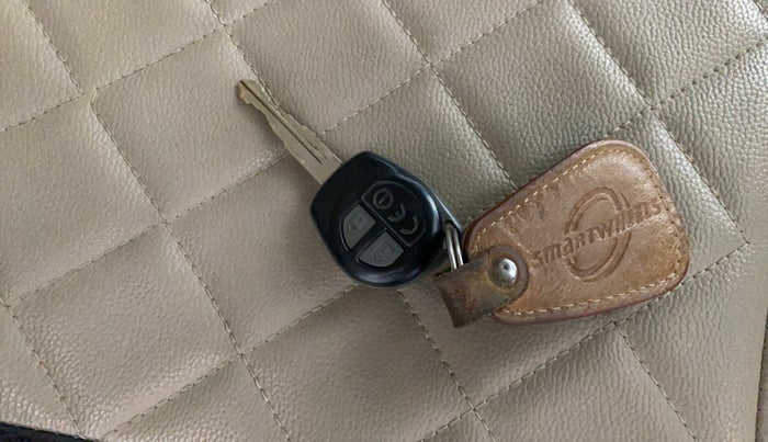 2017 Maruti Ciaz VXI+, Petrol, Manual, 50,000 km, Key Close Up