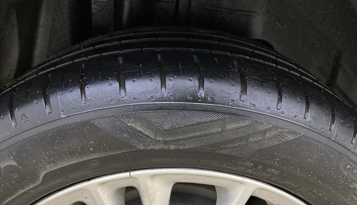 2019 Ford Figo Aspire TITANIUM 1.2 PETROL, Petrol, Manual, 32,501 km, Right Rear Tyre Tread